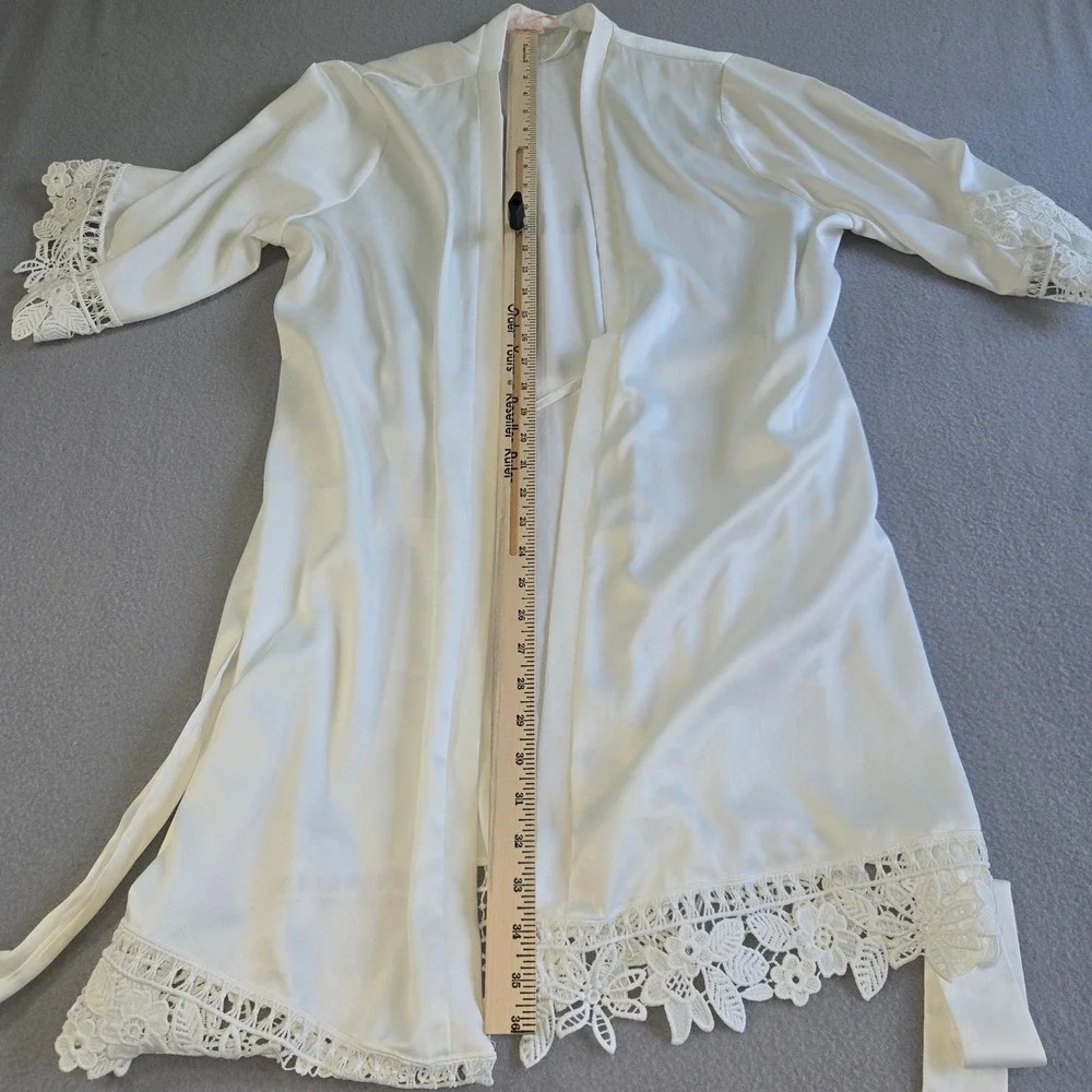 Le Rose satin robe